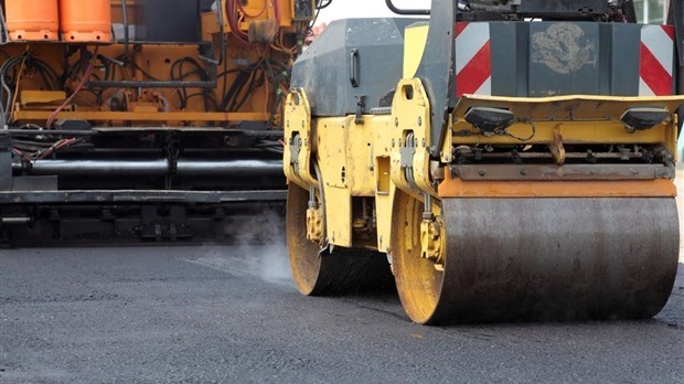 Des travaux d'asphaltage illégaux à Lévis