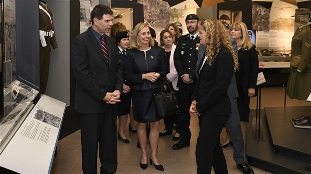 Le Régiment de la Chaudière et son musée reçoivent la gouverneure générale du Canada