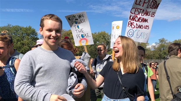 De jeunes Beaucerons s’invitent à la grande marche pour le climat de Montréal