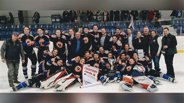 L'Assurancia remporte le 44e Tournoi provincial midget/junior Optimiste de Shawinigan