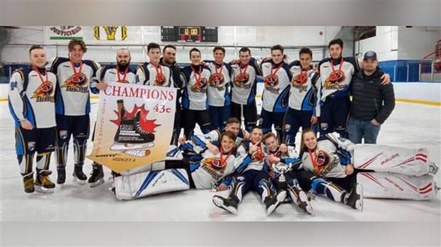 Le Turmel de Lac-Mégantic, champion au Tournoi provincial de hockey midget/juvénile de Saint-Joseph