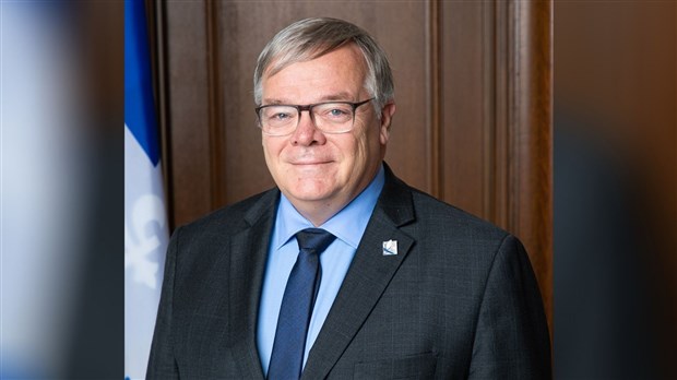 Le député Luc Provençal réfute avoir subi des pressions de son gouvernement