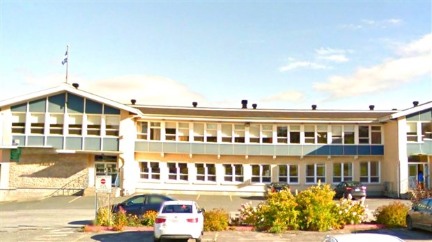COVID-19: Deux cas positifs à l'école Sainte-Famille