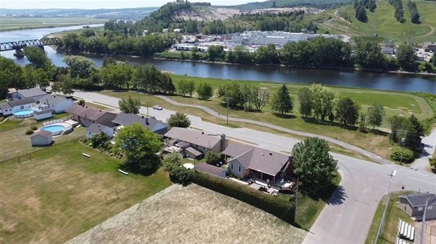 Normand DeLessard présente Vallée-Jonction vue du ciel