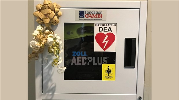 Un défibrillateur pour Noël au chalet des loisirs de Sainte-Aurélie