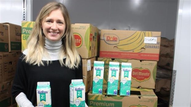 Producteurs de lait: don de 5 000 $ à Moisson Beauce