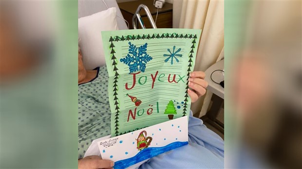 Des enfants de Saint-Georges envoient des lettres de Noël à des patients hospitalisés