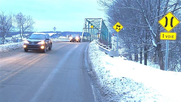 Le député Provençal poussera pour un nouveau pont à Saint-Joseph