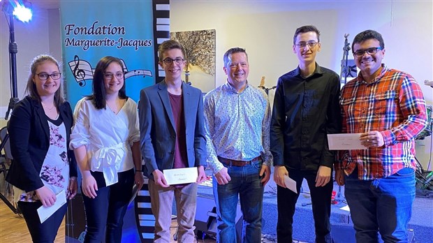 Six bourses remises à des étudiants de Saint-Joseph en musique