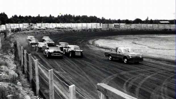 Normand De Lessard présente des souvenirs du Mécanodrome