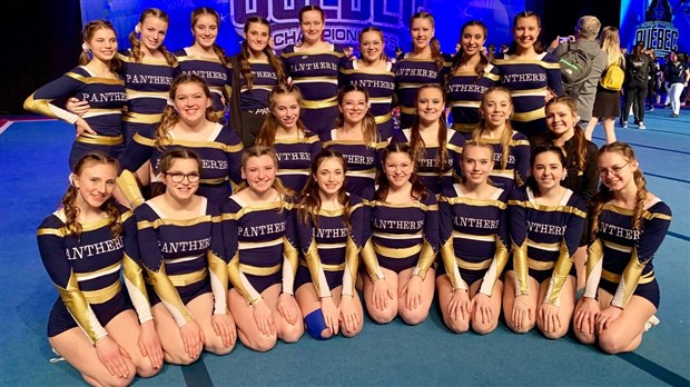 Cheerleading : les équipes des Panthères de l’école secondaire Veilleux décrochent une 2e place