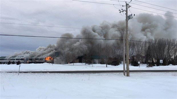Un poulailler rasé par les flammes à Saint-Isidore 