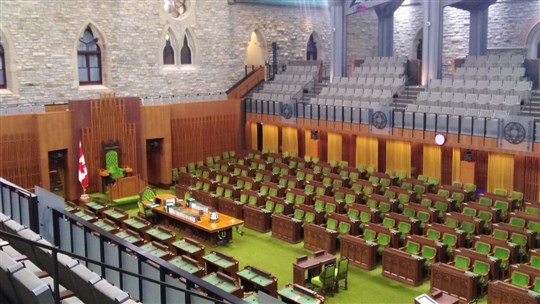 Ottawa annonce un plan d'urgence pour les avantages sociaux et des solutions pour les Canadiens à l'étranger