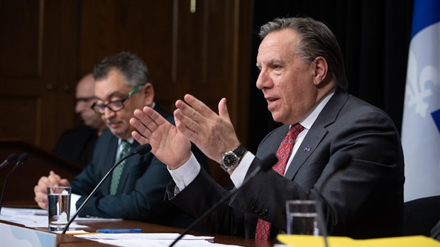 François Legault lance un appel pour combler le manque de personnel dans les CHSLD