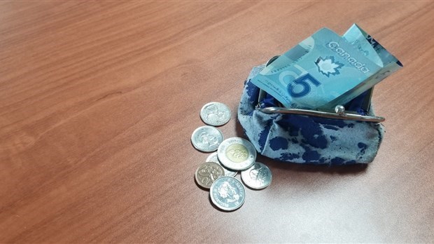 Le salaire minimum passera à 13,10 $ de l'heure le 1er mai