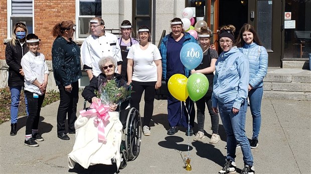 Une belle surprise pour les 100 ans d'une résidente de l'Aube Nouvelle