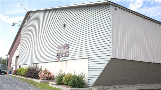 Appel aux artistes pour parer un mur de l'aréna de Saint-Éphrem