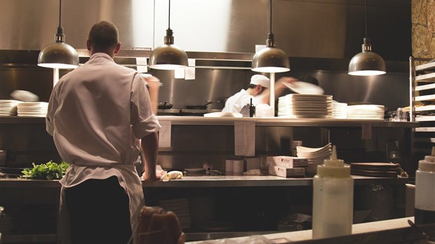 Le PQ réclame une aide d'urgence directe pour les restaurateurs