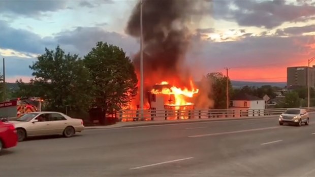 VIDÉO : Incendie d'un multi-logement à Saint-Georges