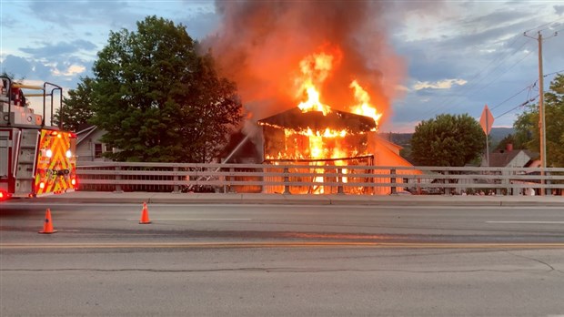 Images de l'incendie de la 123e Rue à Saint-Georges