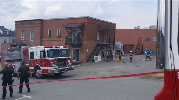 Les pompiers interviennent près de la boutique Cayo Coco à Saint-Georges