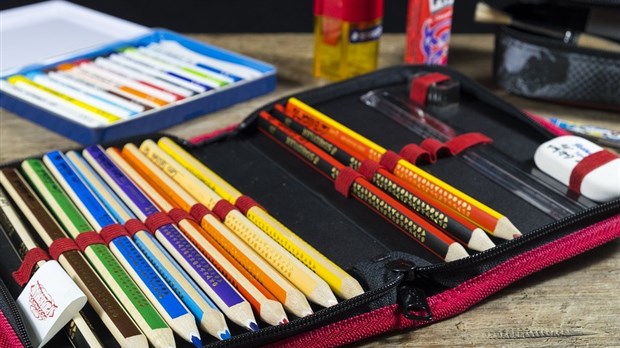 Les Québécois préfèrent encore faire leurs achats de matériel scolaire en magasin