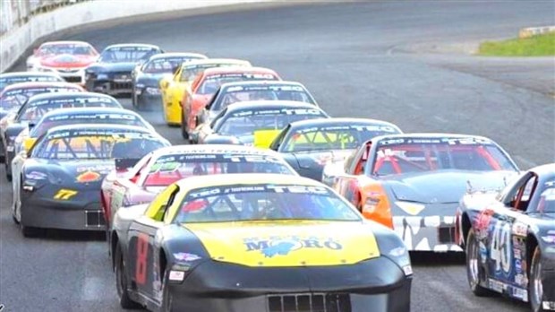 Alexandre Tardif obtient la 6e place en stock-car à l'Autodrome Montmagny