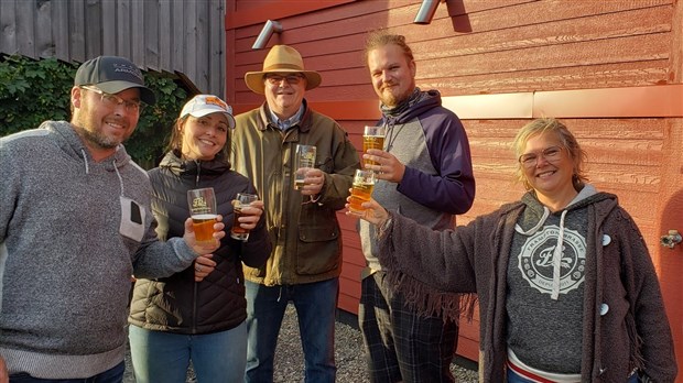Frampton Brasse et le Zoo Miller lancent la nouvelle bière « La Lionne »