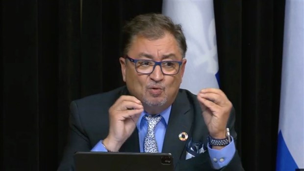 Québec vient d'entrer dans la deuxième vague, estime Dr Horacio Arruda