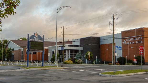 Le centre sportif Lacroix-Dutil fermé aux spectateurs