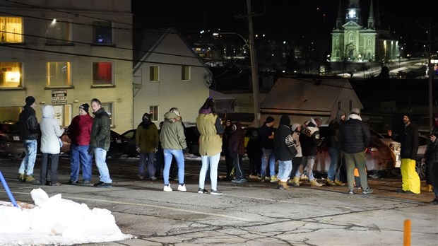 Saint-Georges: quelques dizaines de protestataires contre le couvre-feu