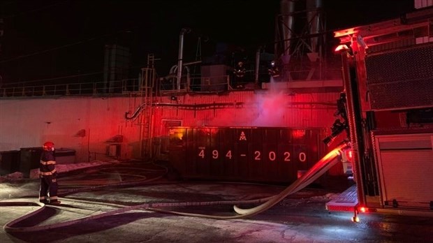 Un feu éclate chez Royal Mat lundi soir