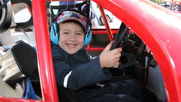 Charles Marois : pilote à sept ans