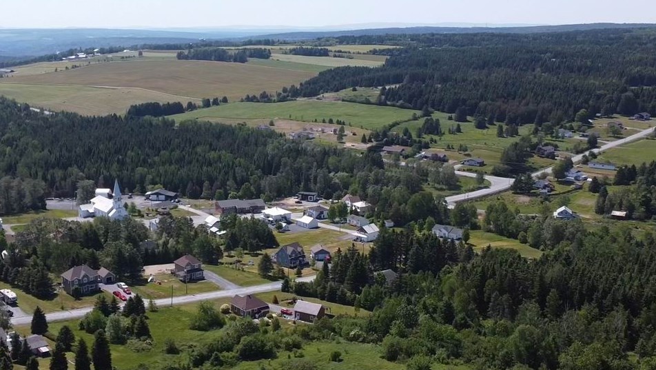 Normand DeLessard présente une vue aérienne de SaintSimonlesMines