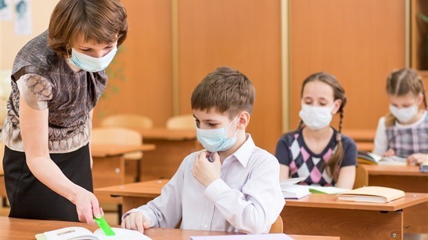 COVID-19 : de nouveaux cas dans sept écoles