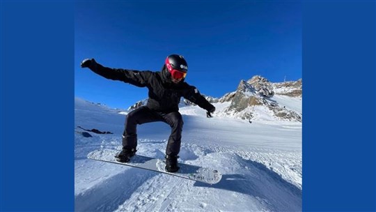 Snowboard cross: la saison démarre fort pour Eliot Grondin
