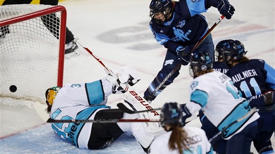 L'équipe féminine de hockey du Canada retranche trois joueuses à sa formation