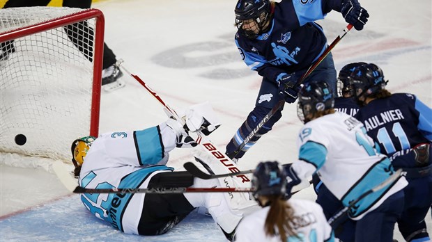 L'équipe féminine de hockey du Canada retranche trois joueuses à sa formation
