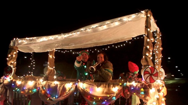 Ambiance festive pour la parade de Noël à Saint-Gédéon