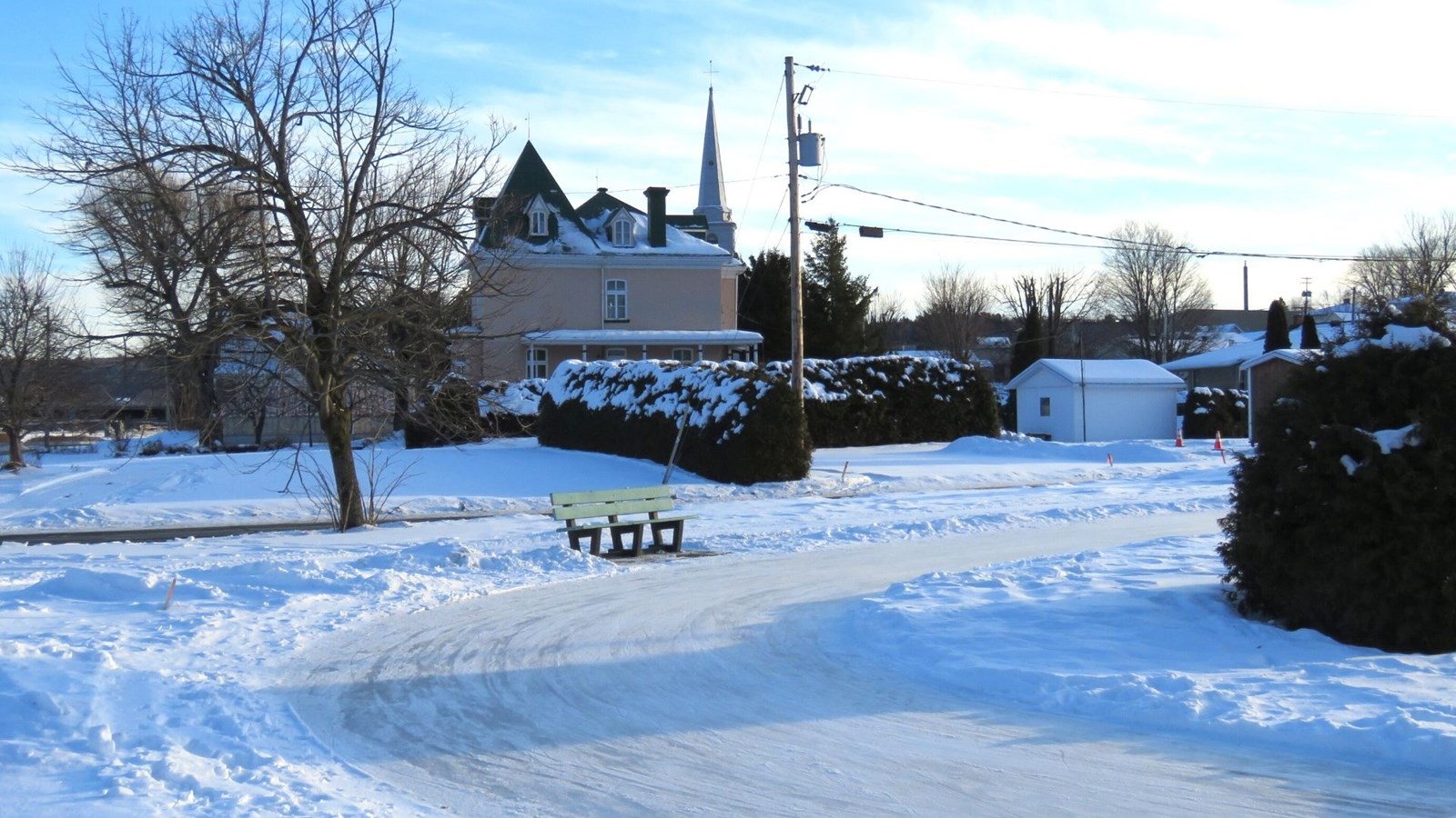 Beauceville la patinoire ravive le quartier de la débâcle