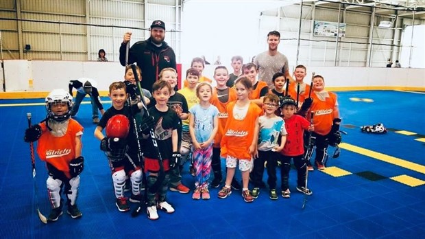 Une saison de DEK hockey s'organise au Camping Le Chevalier cet été