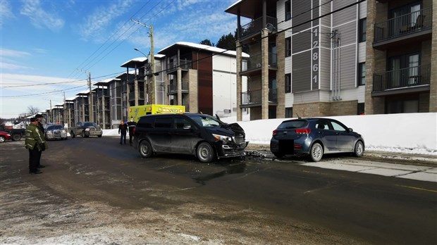 Accident entre deux véhicules sur la première avenue à Saint-Georges