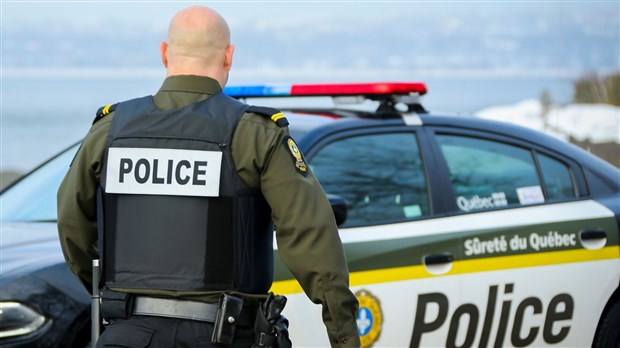 Bris de conditions, possession de drogues, permis sanctionné et non-respect du couvre-feu pour une femme de Saint-Bernard