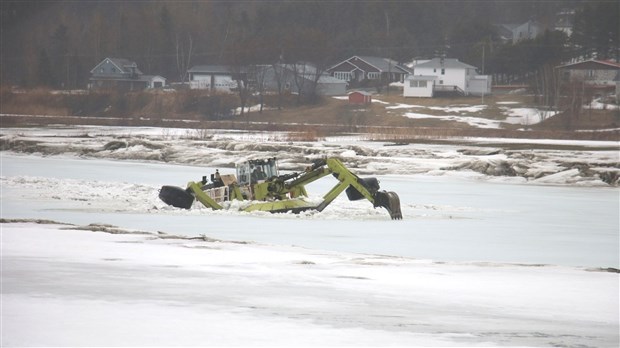 Début des travaux sur le couvert de glace à Beauceville