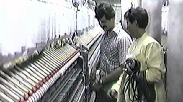 Normand DeLessard présente des souvenirs de la Dionne Spinning à Saint-Georges