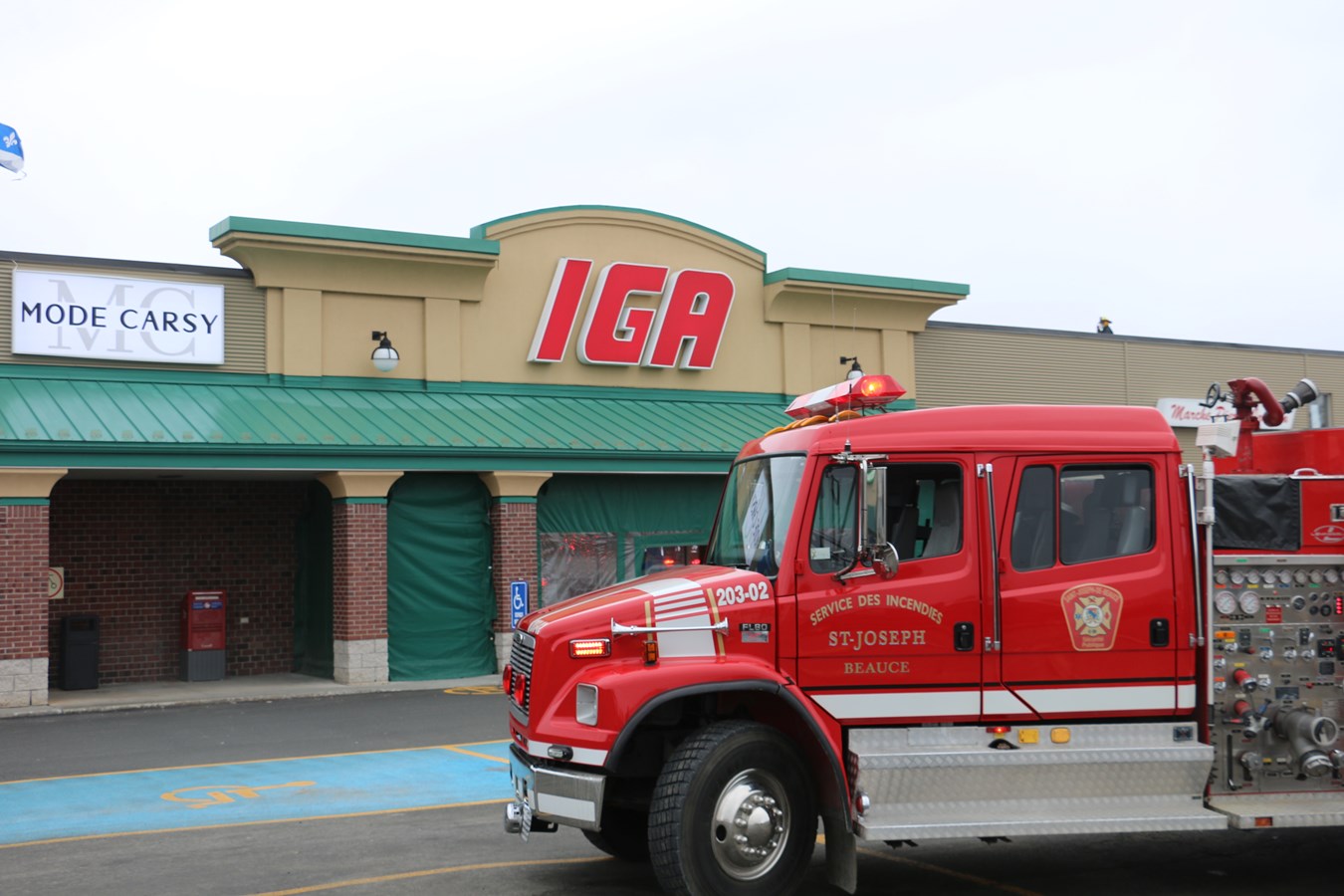 Feu de friteuse au marché IGA de SaintJoseph