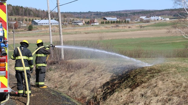 Feu d'herbe à Beauceville
