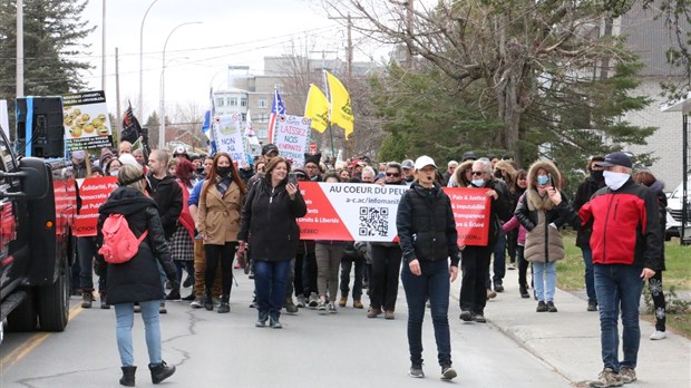 500 personnes à une manif contre les mesures sanitaires de la COVID-19