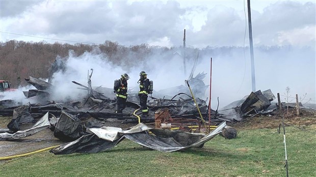Feu de garage à Saint-Jules
