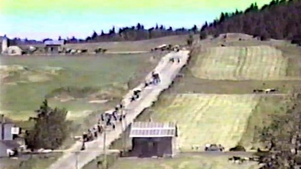 Normand DeLessard présente la Grande Randonnée de Saint-Victor à St-Jules en 1989